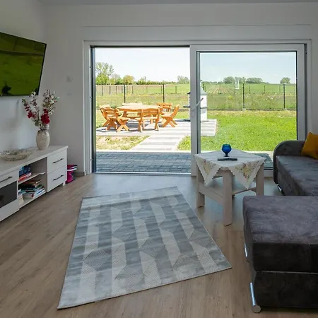 別荘 Polnische Ostsee Mit Kamin Sierosław