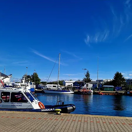 Polnische Ostsee Mit Kamin بيت للعطل
